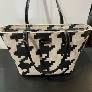 Kate Spade oat/black felt  90% wool 10% poly cow leather shoulder bag/tote EUC